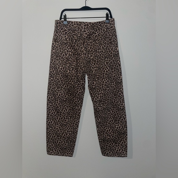 Madewell Cheetah The Darted Barrel-Leg Jean - Picture 4 of 9